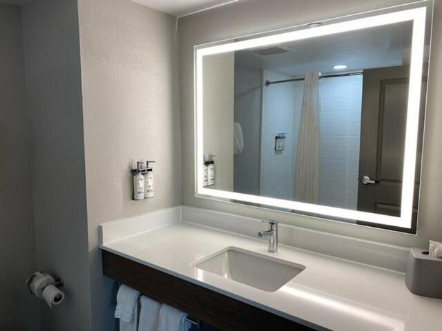 Holiday Inn Express & Suites Albany Airport Area - Latham By Ihg Exterior foto